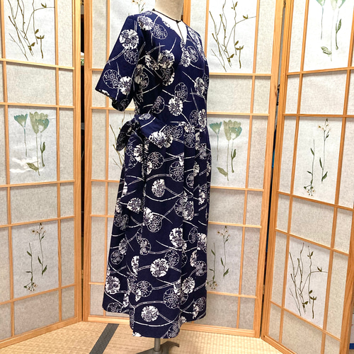 浴衣リメイク 花柄 半袖 Vネック ワンピース ネイビー 楽天市場】【新反浴衣リメイクVネックワンピース】一点もの創作