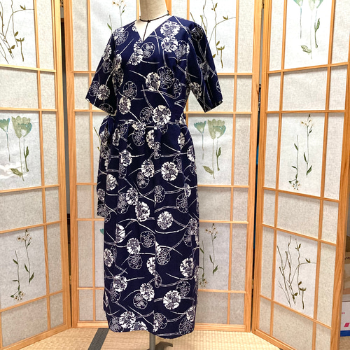 ☆浴衣リメイク☆カシュクールワンピース(半袖/ネイビー／花の