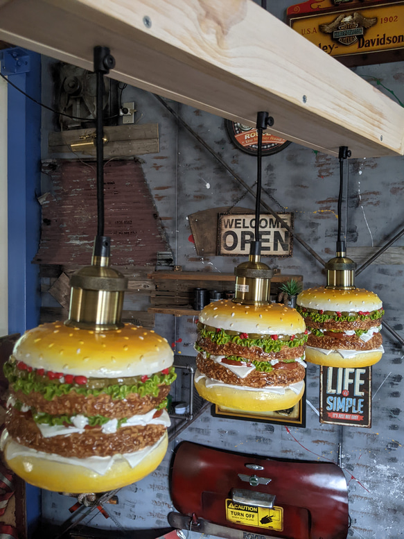 アメリカンダイナー/ バーガーズカフェ シーリングライト/ 3連結式 ダイニングテーブル ランプ/ ハンバーガー 3枚目の画像