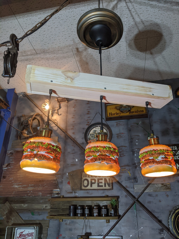 アメリカンダイナー/ バーガーズカフェ シーリングライト/ 3連結式 ダイニングテーブル ランプ/ ハンバーガー 1枚目の画像