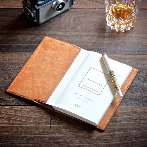 【ちよぴー様オーダー品】A4ノートカバー ダークグリーン オレンジキャメル ちよぴー様オーダー品】A4ノートカバー ダークグリーン オレンジ