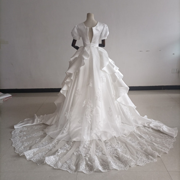 フランス風 法式 ウエディングドレス 美しいバックレース 華やかなトレーン プリンセスライン /前撮り/花嫁/ ドレス