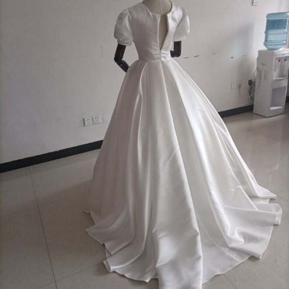 フランス風 法式 ウエディングドレス 美しいバックレース 華やかなトレーン プリンセスライン /前撮り/花嫁/ ドレス