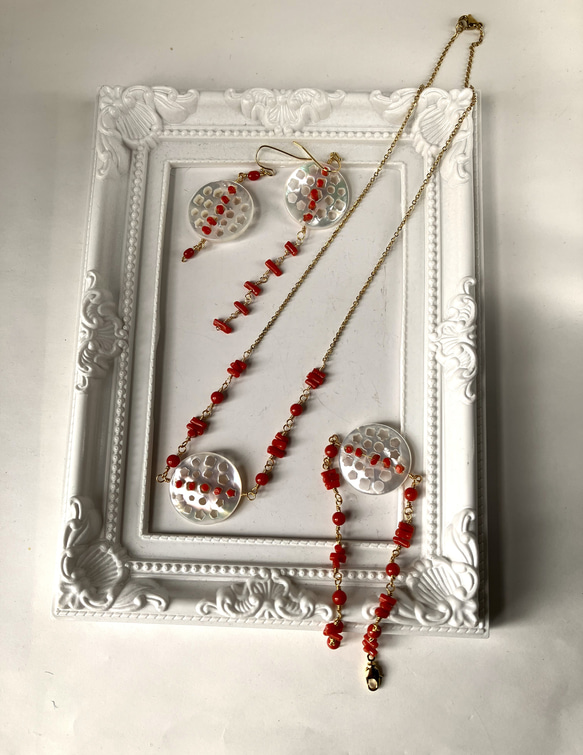 マザーオブパール＆サルディーニャ珊瑚のネックレス 4枚目の画像