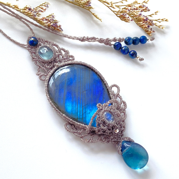 レインボームーンストーン　アクアマリン　マクラメネックレス 40mm☆大粒ラブラドライト×アクアマリン×レインボームーンストーン