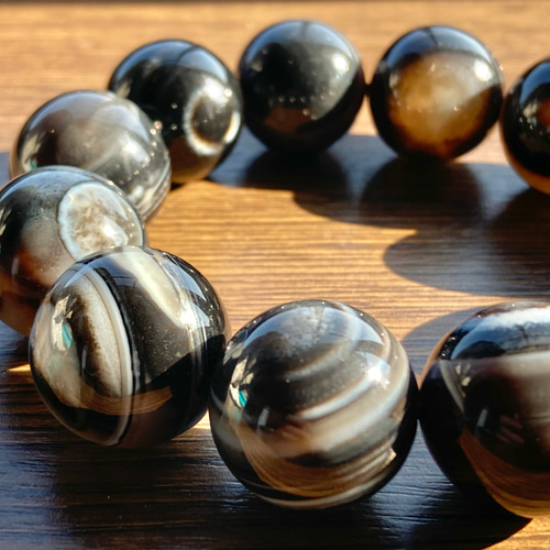 Cindy様☆専用☆全チャクラを開く‼️ゴールデン九眼貢岩石天珠のブレス