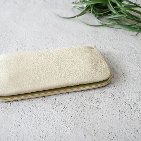 小振りな長財布「スナップウォレット・LONG」 バニラ 5cm