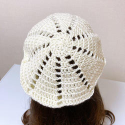 ニット帽　オフホワイト　手編み　ベレー帽　1年中着用できる　シンプル　通気性有り 5枚目の画像