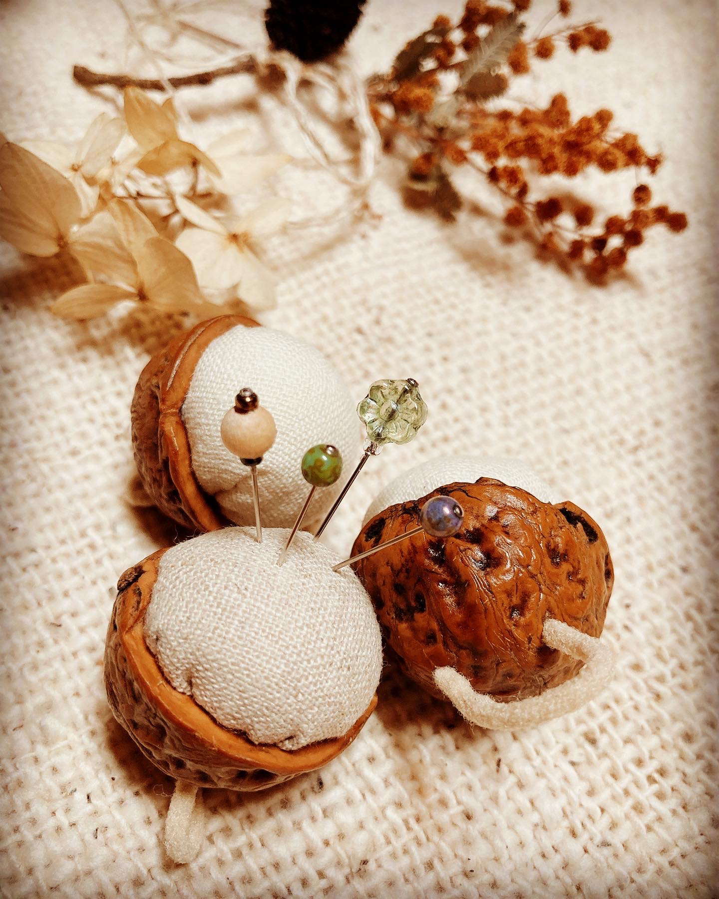 クルミの殻 飾り ハンドメイド クルミの殻 飾り ハンドメイド