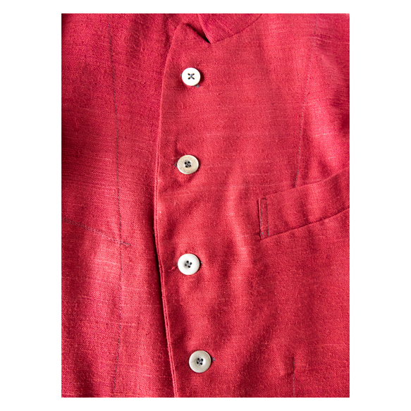 レッド(赤)イギリス製デッドストックシルク、テーラードジャケット 在庫ありサイズM,XXL レッド イギリス製デッドストックシルク テーラードジャケット 在庫ありサイズM XXL この商品は 胸周り cm着丈 cm肩幅 cm袖丈 cm 仕立て