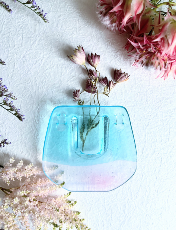 Wall art vase / シャーベットカラーの水面　ガラスの壁掛け花瓶 2枚目の画像