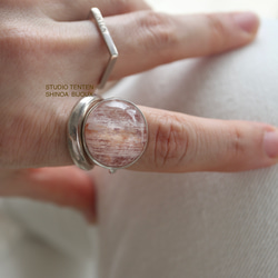 [モクモクpinkのsericite in quartz]ring 1枚目の画像