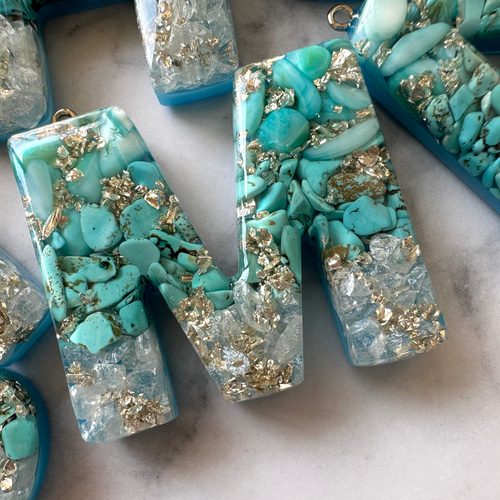 turquoise☆shell レジンイニシャルキーホルダー キーホルダー