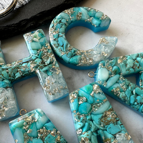 turquoise☆shell レジンイニシャルキーホルダー キーホルダー