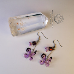 小蝶系列 NO.174 紫色小蝶 / 水晶花樹脂耳環 . From Candice 手作歐風新娘頭飾 第6張的照片