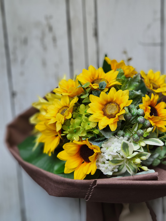 ひまわりの花束 7枚目の画像