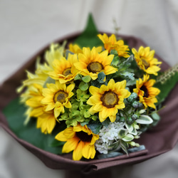 ひまわりの花束 8枚目の画像