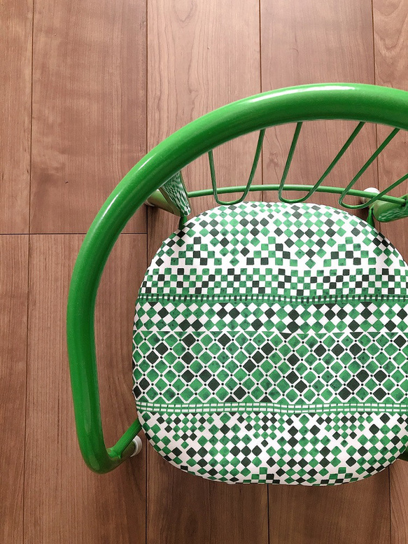 出産祝い　ハーフバースデー　誕生日祝い　名入れ　豆イス　　　　　　　　　　　　　　オーダー豆椅子『モロッコモザイク緑』 1枚目の画像