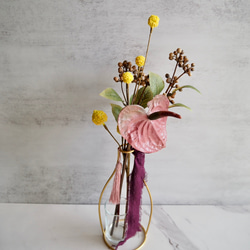 【アンスリュームとクラスペディアとコーヒーベリー】アーティフィシャルフラワー 花瓶アレンジ | 秋 | ギフト 6枚目の画像