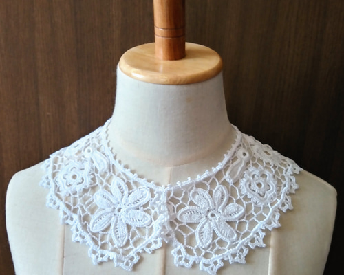 アンティーク アイリッシュクロシェレース 三層アップリケ 小花マーガレット付け襟 アンティーク アイリッシュクロシェレース 三層アップリケ 小花