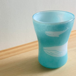 海コップ　ザトウクジラの親子　ビアグラス　グラス 2枚目の画像