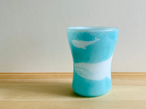 海コップ　ザトウクジラの親子　ビアグラス　グラス 1枚目の画像