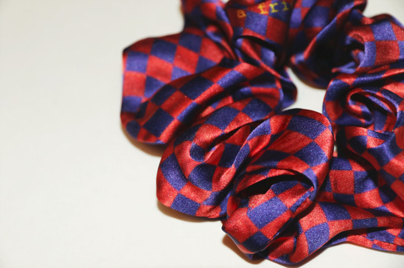 French Chic Silk Scrunchie Set - from a friend of mine 4枚目の画像