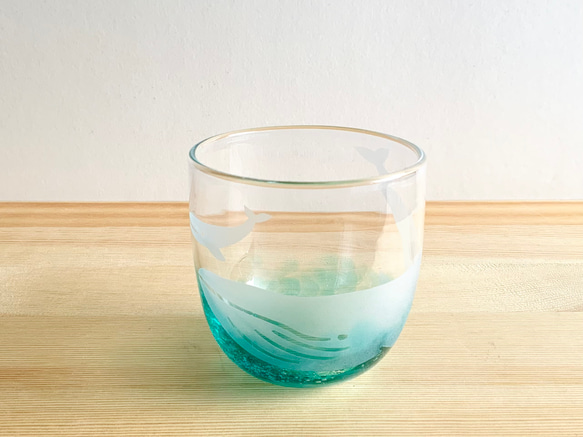 夏コップ　ザトウクジラの親子　　グラス　ビアグラス 8枚目の画像