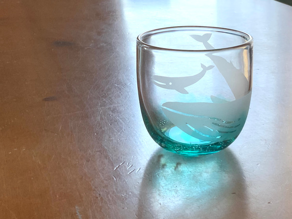 夏コップ　ザトウクジラの親子　　グラス　ビアグラス 5枚目の画像