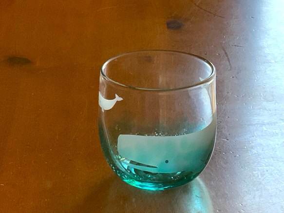 夏一番星コップ　マッコウクジラの親子　　グラス　ビアグラス 6枚目の画像