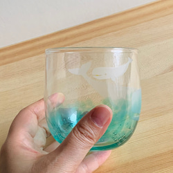 夏一番星コップ　マッコウクジラの親子　　グラス　ビアグラス 10枚目の画像