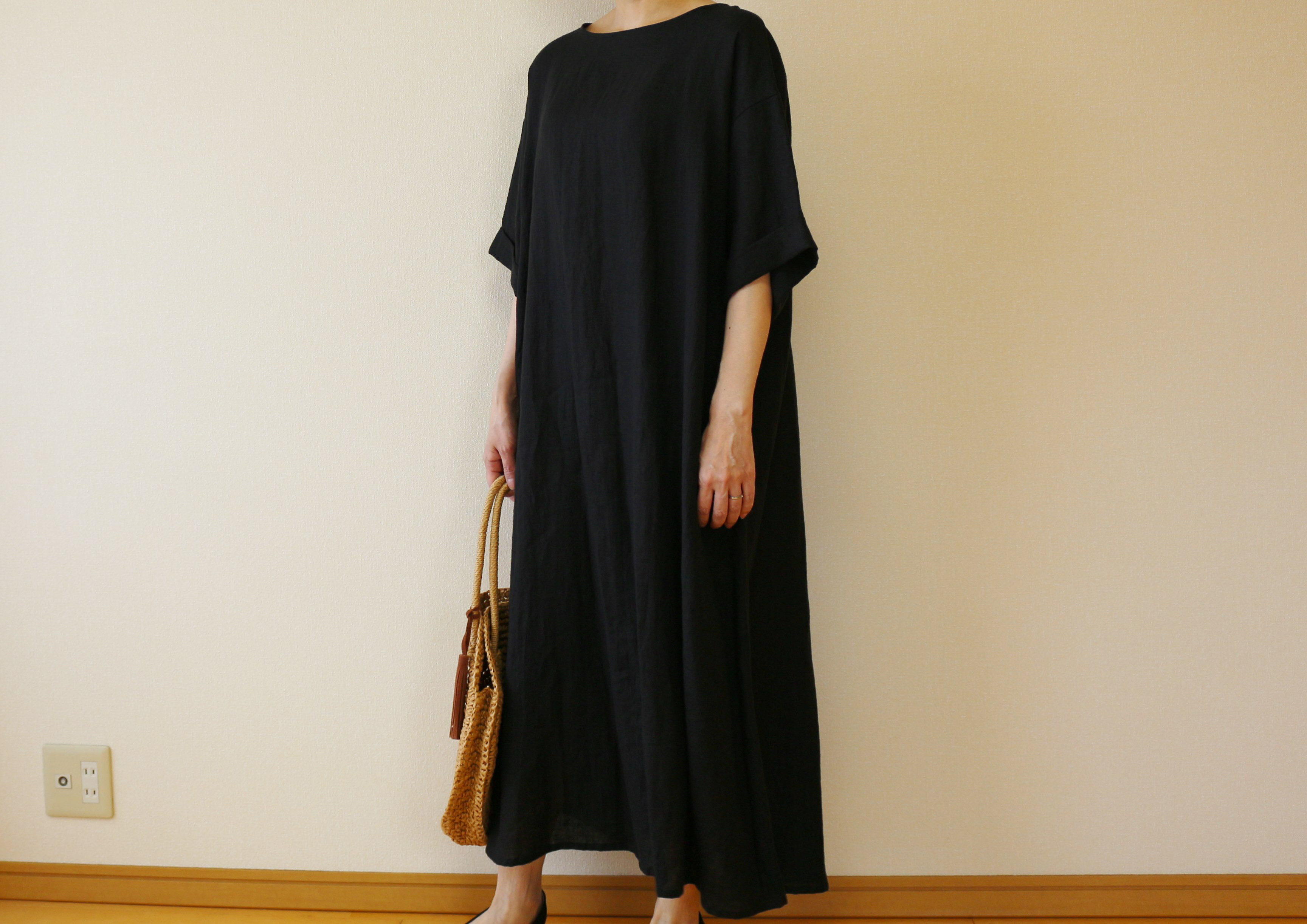 ワンピース　柔らかい趣のあるリネン100%　ブラック