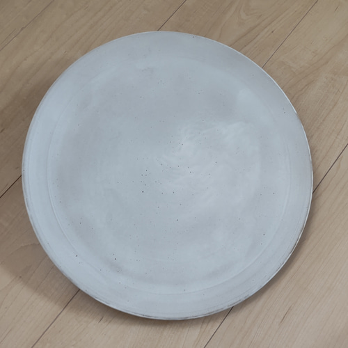 大きなピザ皿（34cm） 大皿 陶 ゆき虫 通販 14243915｜Creema