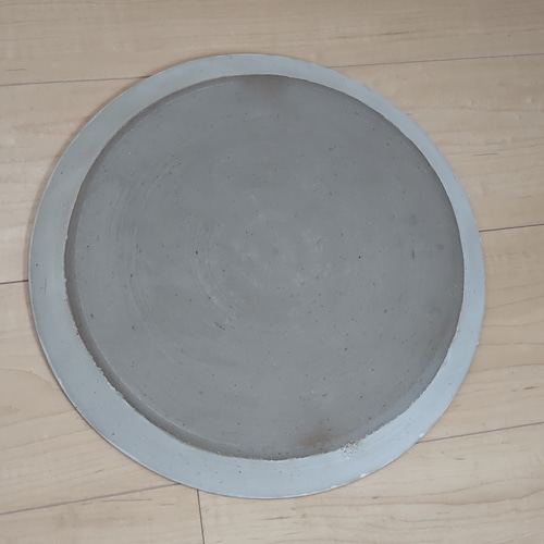 大きなピザ皿（34cm） 大皿 陶 ゆき虫 通販 14243915｜Creema(クリーマ)