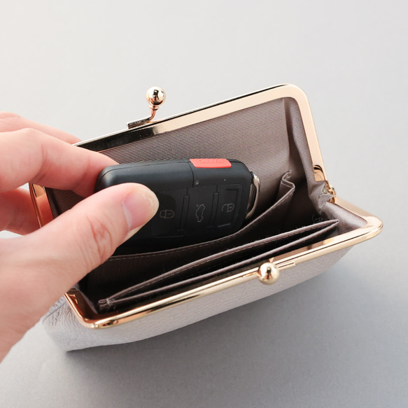 送料無料 イタリアンシボ がま口 財布 小さい財布 軽量 国産 牛革 ピンクゴールド 口金 グレージュ 12枚目の画像