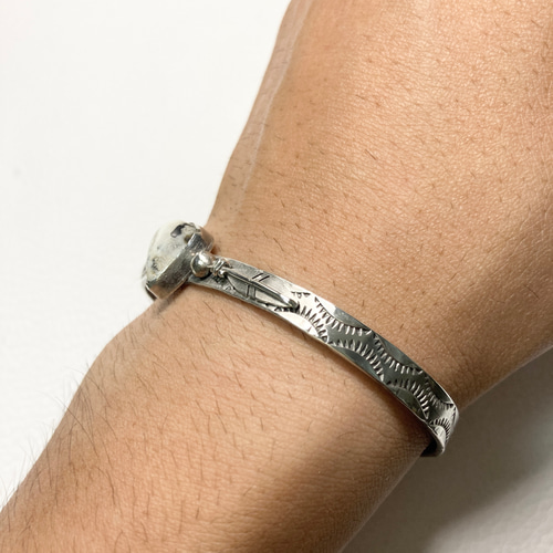 【はこぽす対応商品】 ホワイトバッファロー ターコイズ シルバーバングル アクセサリー