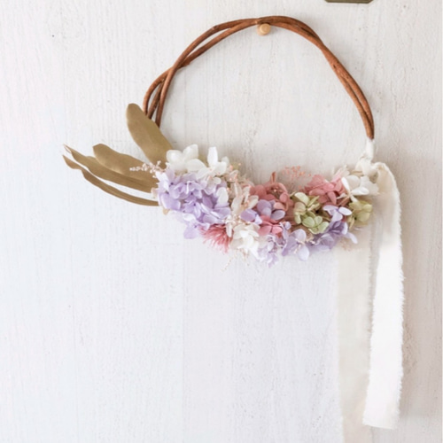 すみれピンクのハーフリース プリザーブドフラワー 紫陽花リース 