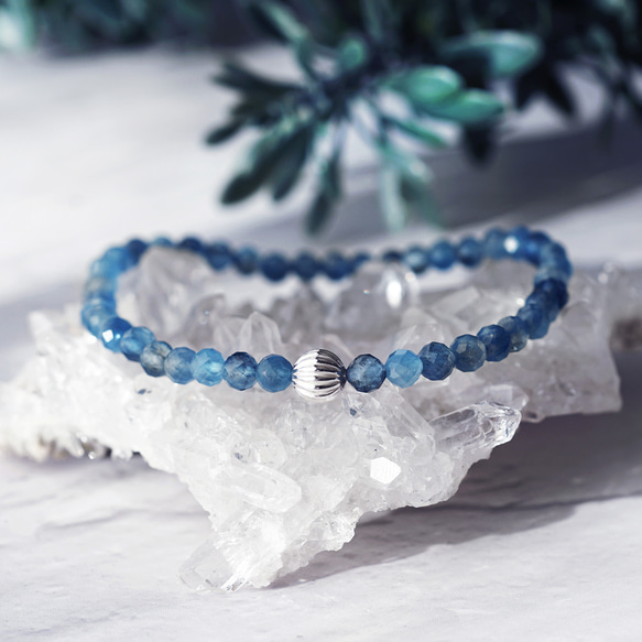 深藍色海藍寶石圓形切割手鍊 - 深海 第1張的照片