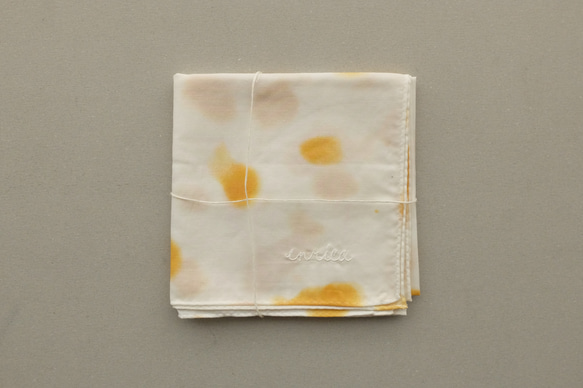 enrica handkerchief L / 変わり水玉プリント yellow 1枚目の画像