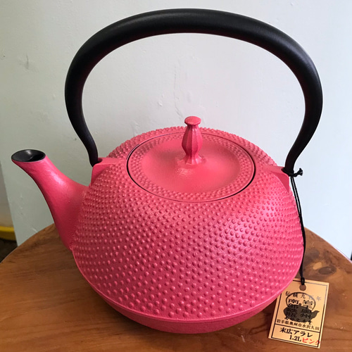 ポップなカラーの伝統工芸品 南部鉄瓶 末広アラレ1.2L ポット・急須