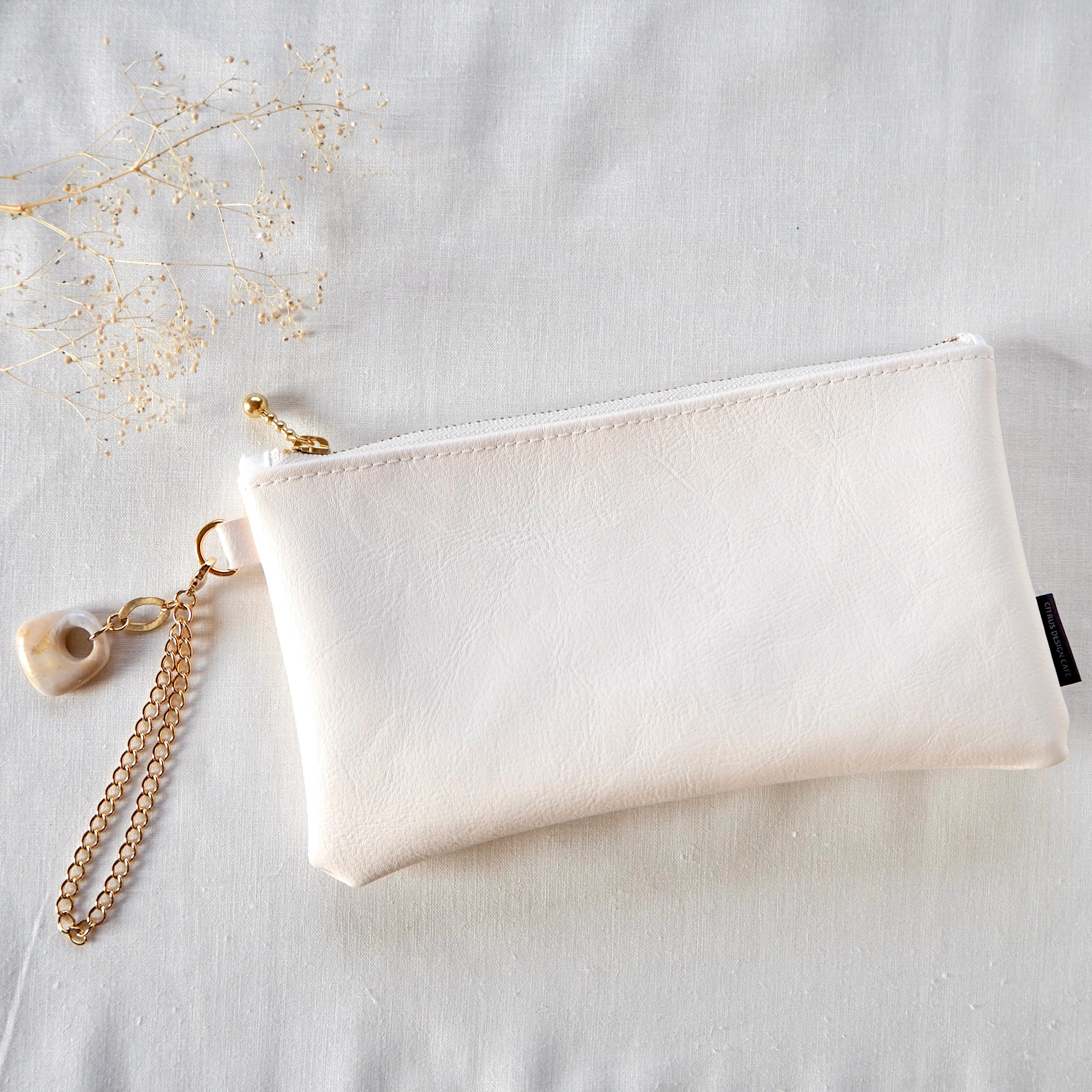 SALE！】キレイめポーチ✳︎ホワイト 白 メイクポーチ/マルチポーチ  