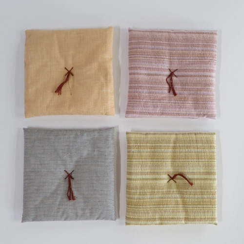 わっはっはお多福さん 座布団（中）付き O-252 陶製 /Otafuku/太福