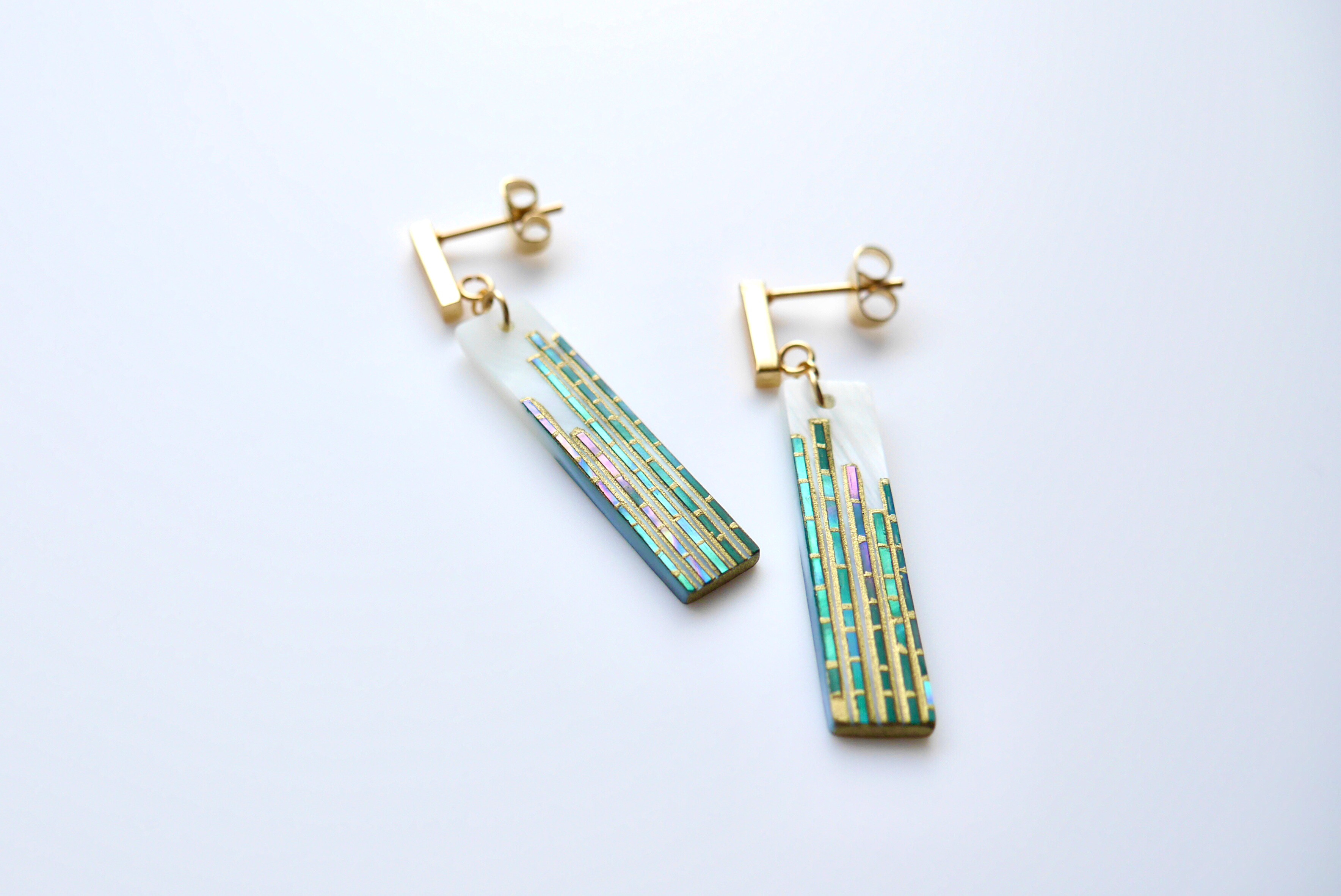 漆ピアス　とくさ