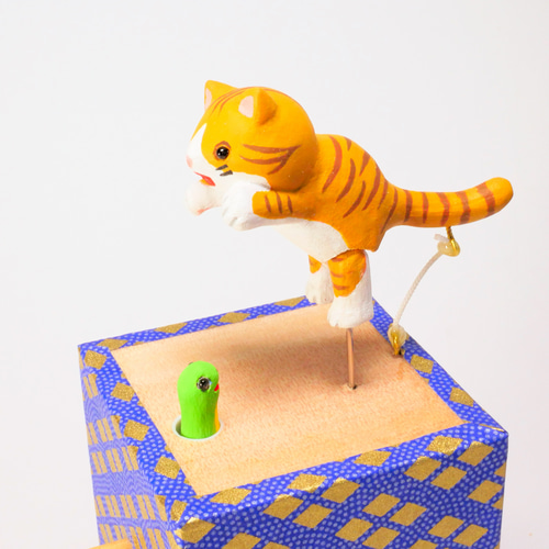 飛び上がる猫さんのからくり玩具 その他置物 戯れ工作室 通販