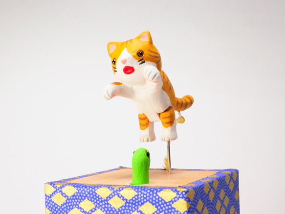 飛び上がる猫さんのからくり玩具 その他置物 戯れ工作室 通販