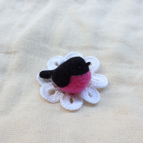 ピンク色のピヨピヨ ぬいぐるみ アーティストベア 海外作家様 鳥 ハンドメイド 海外の鳥シリーズ～ピンクロビン～ 羊毛フェルト セキレイ 通販