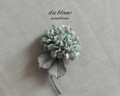 布花】小さな紫陽花のコサージュ（ヴィンテージグリーン）/一点物
