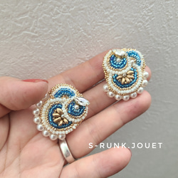 blue　刺繍イヤリング/ピアス 3枚目の画像