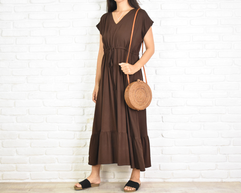 再販【大きいサイズ】大人のワンピース！フレンチスリーブフリルワンピース　Vネックワンピース　ブラウン　茶