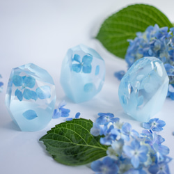 蒼花石 Hydrangea Epoxite ~2024年梅雨を閉じ込めた紫陽花の石~ 本物の紫陽花を使用 8枚目の画像